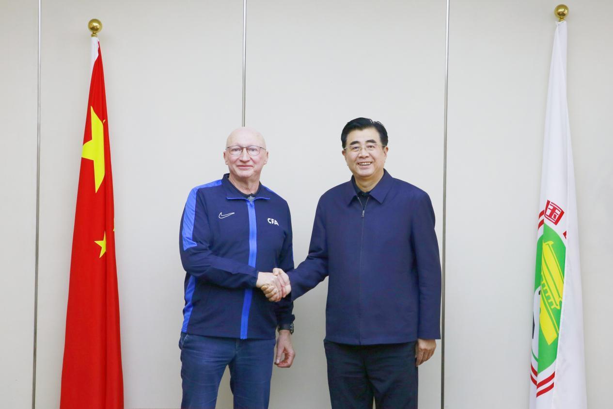 开云-官方：克瑞斯-范普维尔德再次出任中国足球协会技术总监